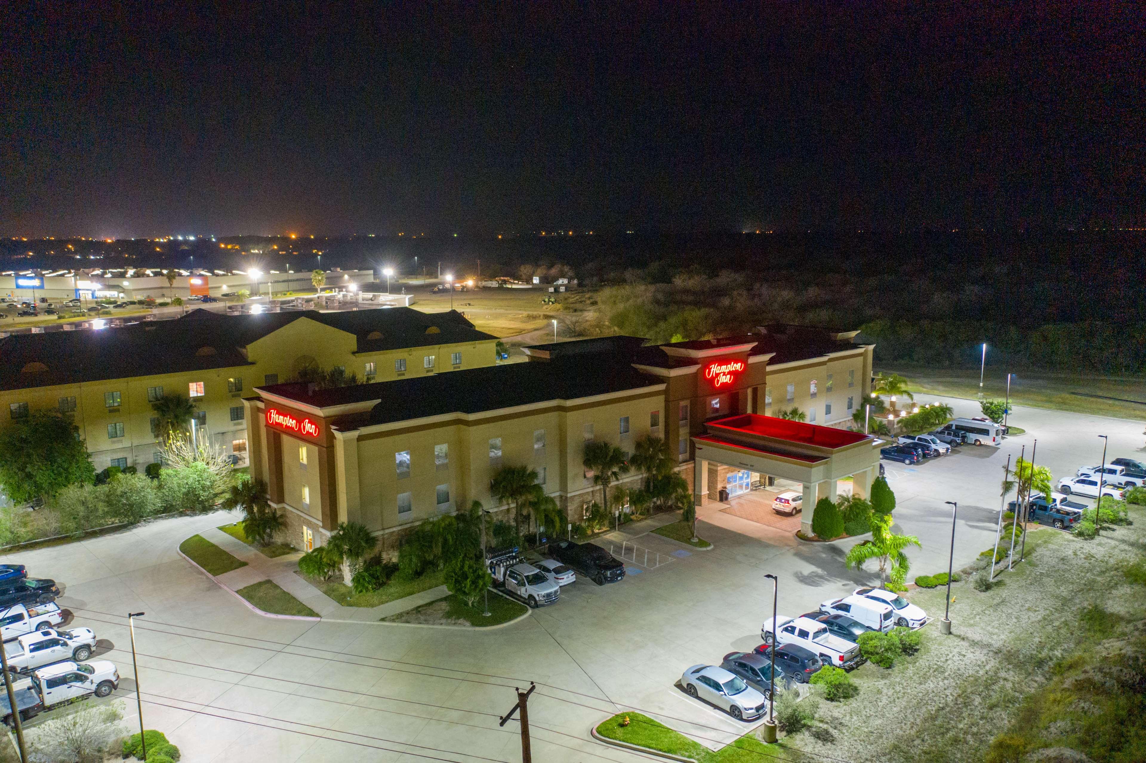 Hampton Inn Alice Exterior photo