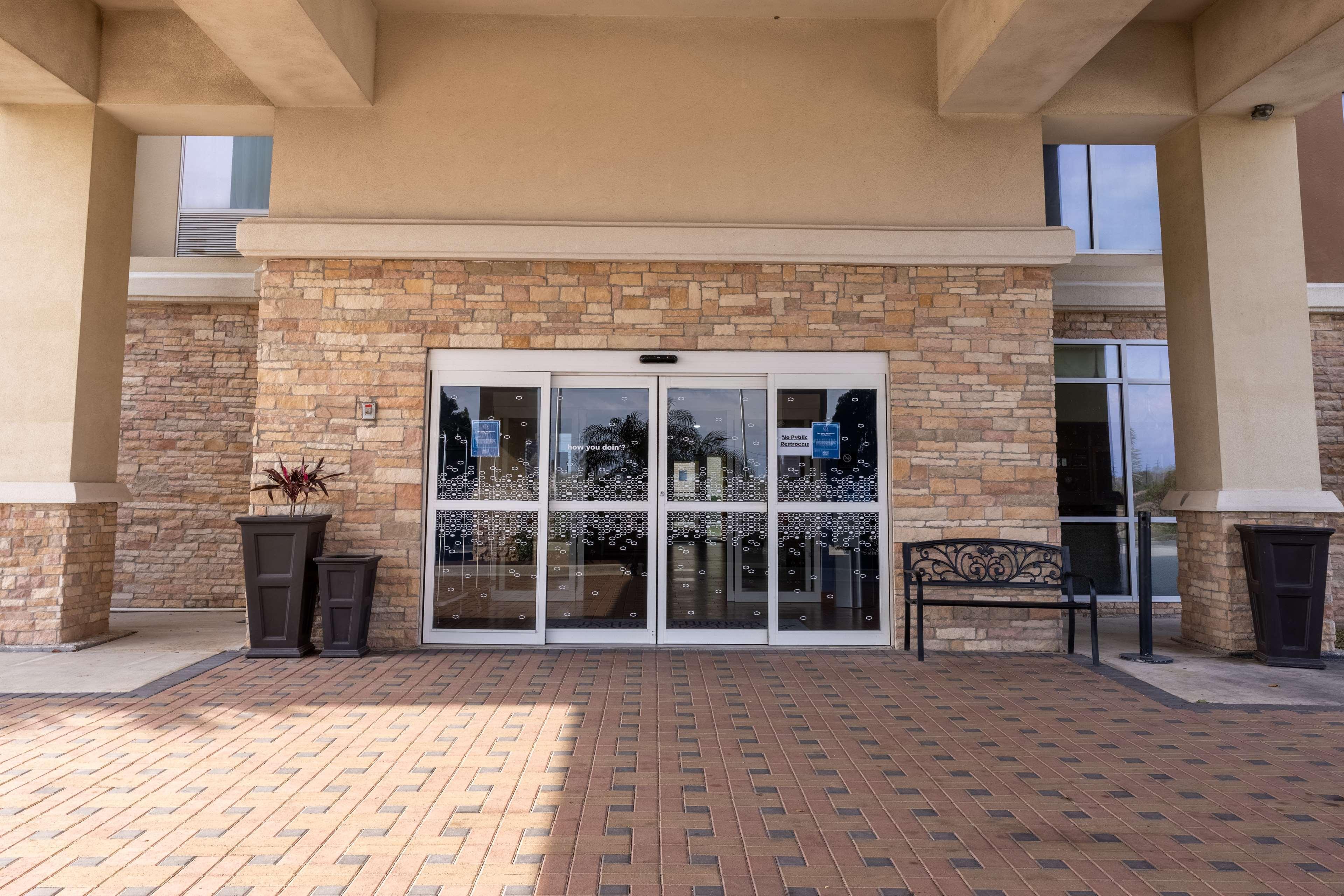 Hampton Inn Alice Exterior photo